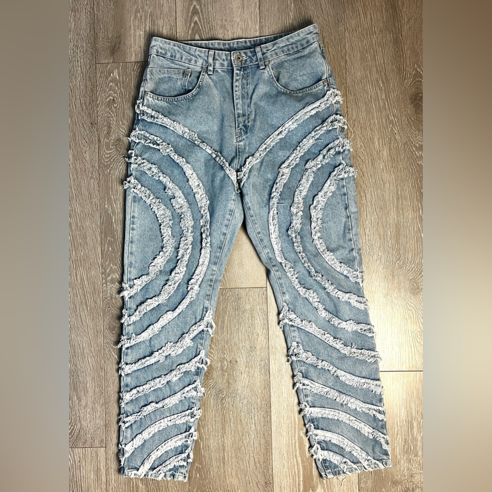 Ragged Priest Jeans High Rise Frayed Wave Appliqué Straight Leg Denim • Size 32